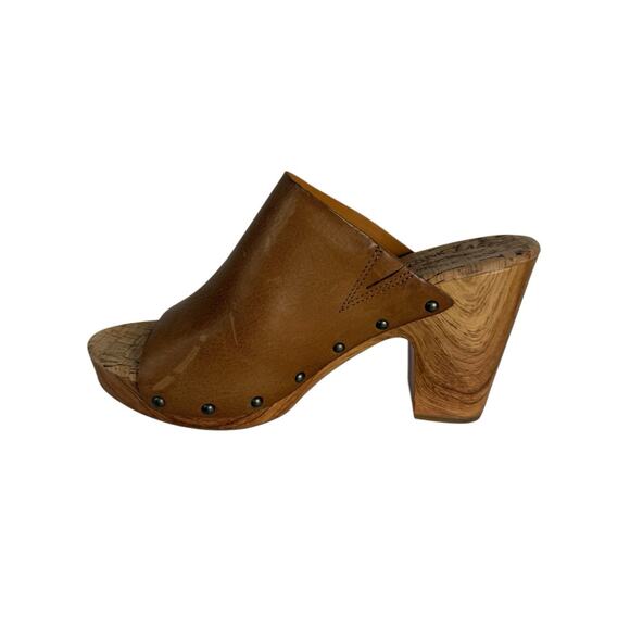 Kork-Ease Brown Leather Sandals - Picture 2 of 10